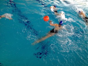 stage_ecole_triathlon_bouee_natation